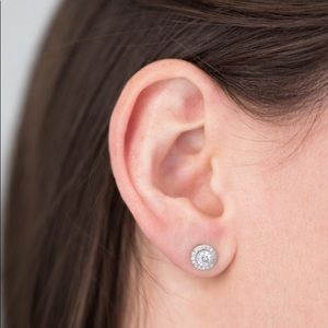 Chloe + Isabel Jewelry - Petits Bijoux Convertible Circle Studs Chloe + Isabel Jewelry - Petits Bijoux Convertible Circle Studs